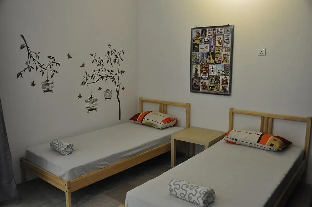 Bed And Bike Backpacker Studio Hostel Ипох Малайзия