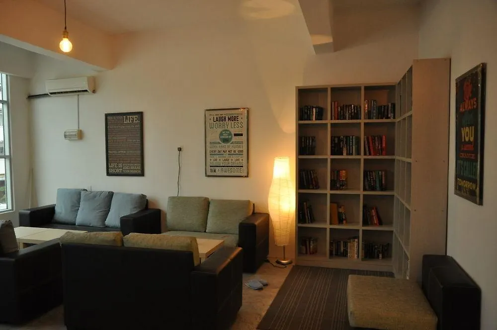 Bed And Bike Backpacker Studio Hostel Ипох 2*,  Малайзия
